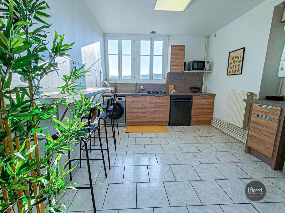 Appartement Calme Lumineux Proche Gare 3 Chambres Ангулем Экстерьер фото